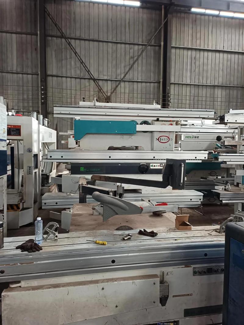 回收二手木工機(jī)械.新到多臺冷壓機(jī),熱壓機(jī),推臺鋸,雙面刨,臥