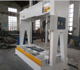 青島春來鑫木工機(jī)械拼板機(jī)